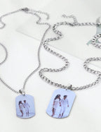 Collier unisexe plaque d’image gravée au laser couple