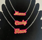 Collier personnalisé avec nom en acrylique, plaque signalétique colorée personnalisée, chaîne avec nom