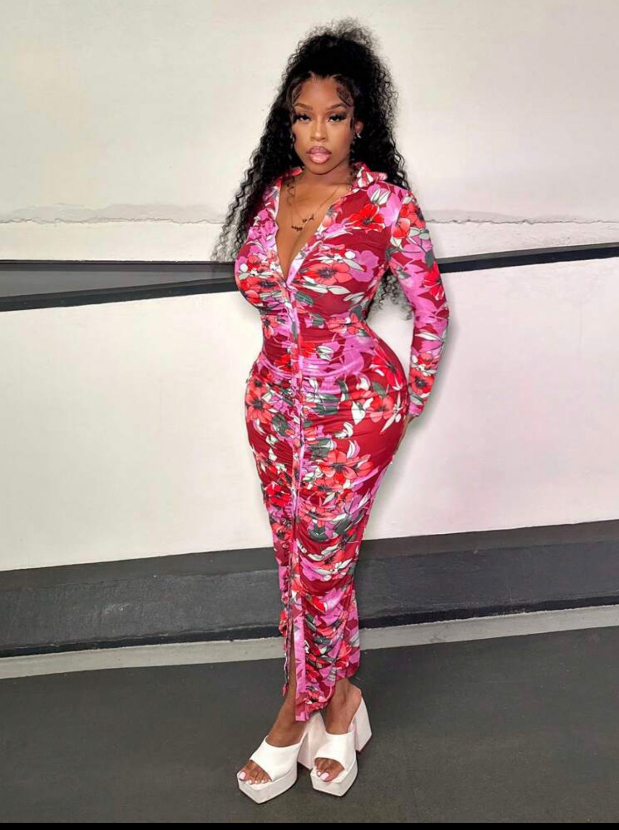 Robe Moulante Froncée À Imprimé Fleuri