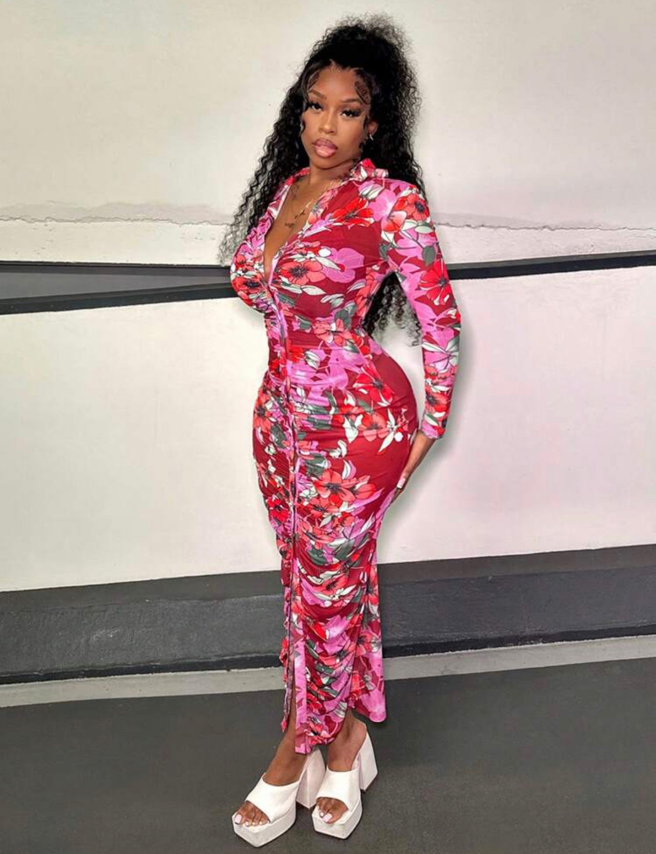 Robe Moulante Froncée À Imprimé Fleuri