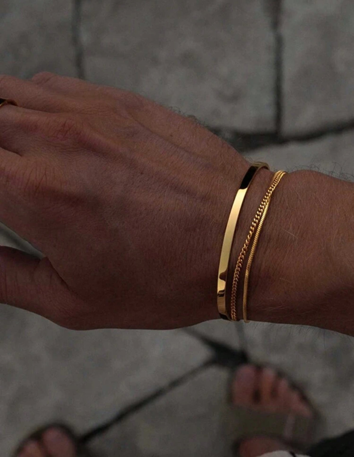 Élégance Dorée – Ensemble de Bracelets Minimalistes