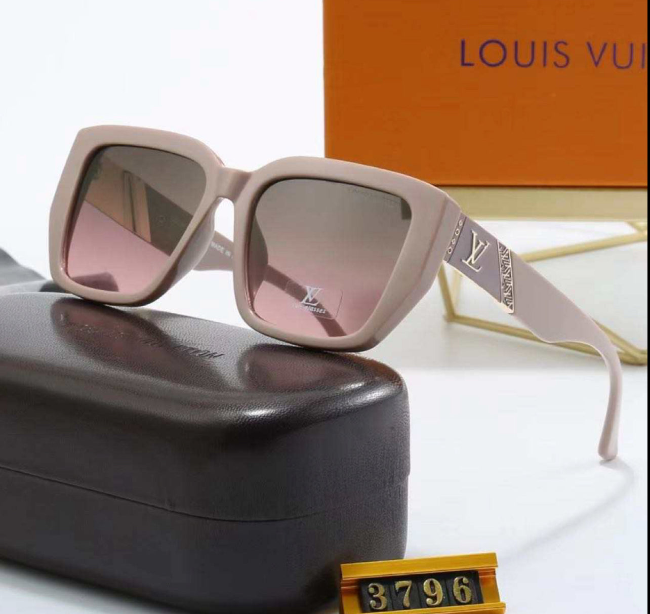 Lunettes de Soleil – Élégance Oversized et Luxe Intemporel