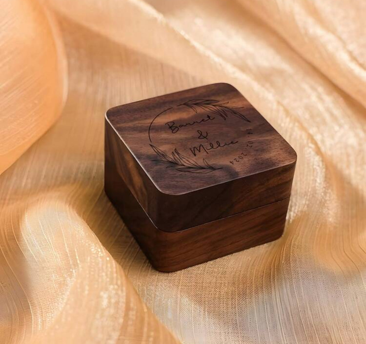 Boîte à bagues en bois personnalisée