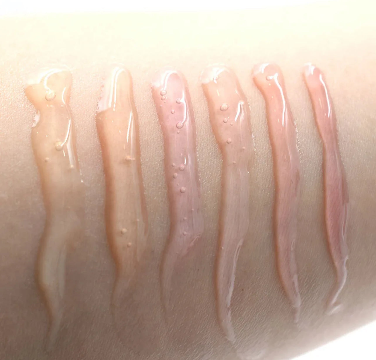 Éclat Fruité: Huiles à Lèvres Revitalisante