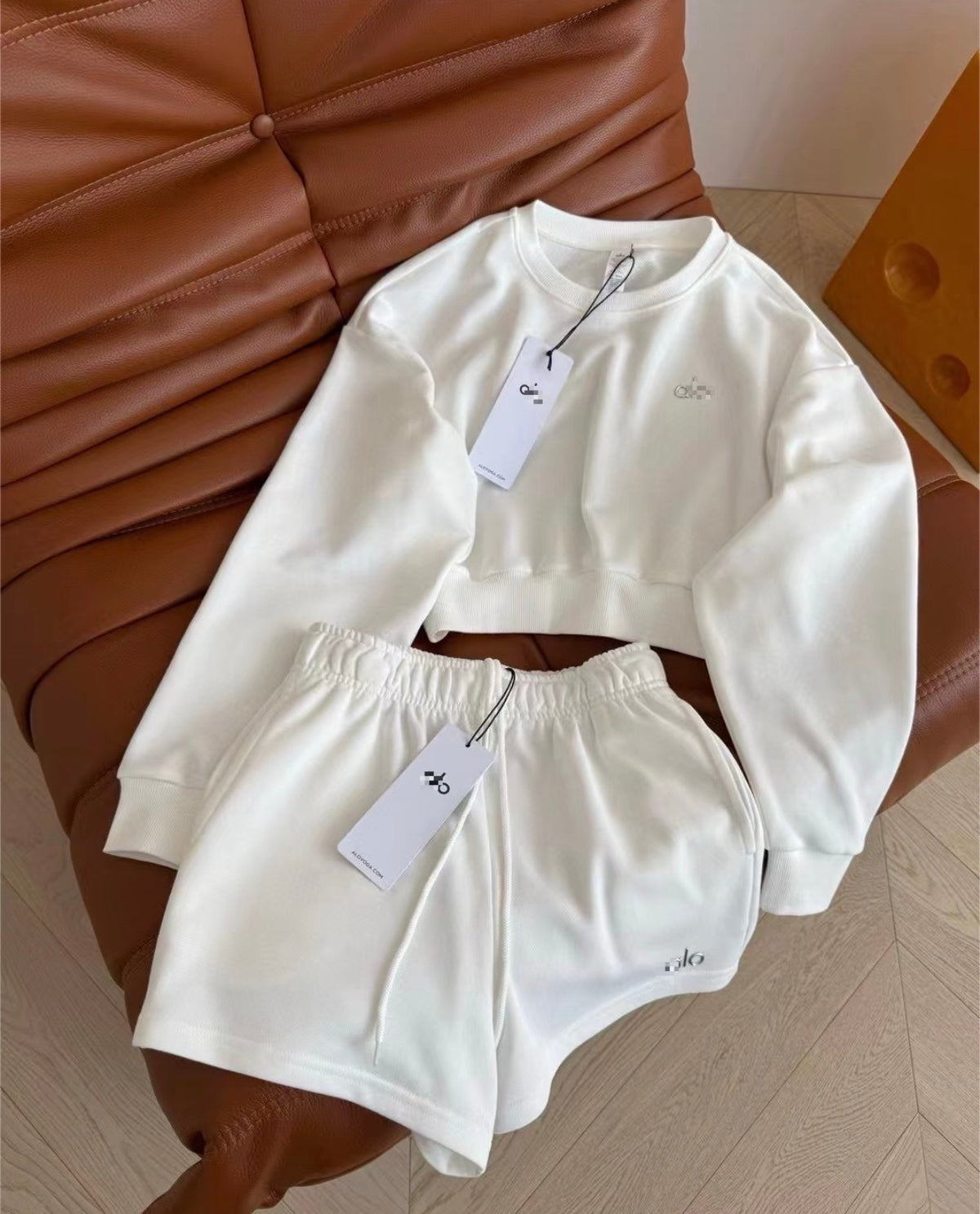 Ensemble Loungewear Alo Accolade – Sweat Court et Short Molleton