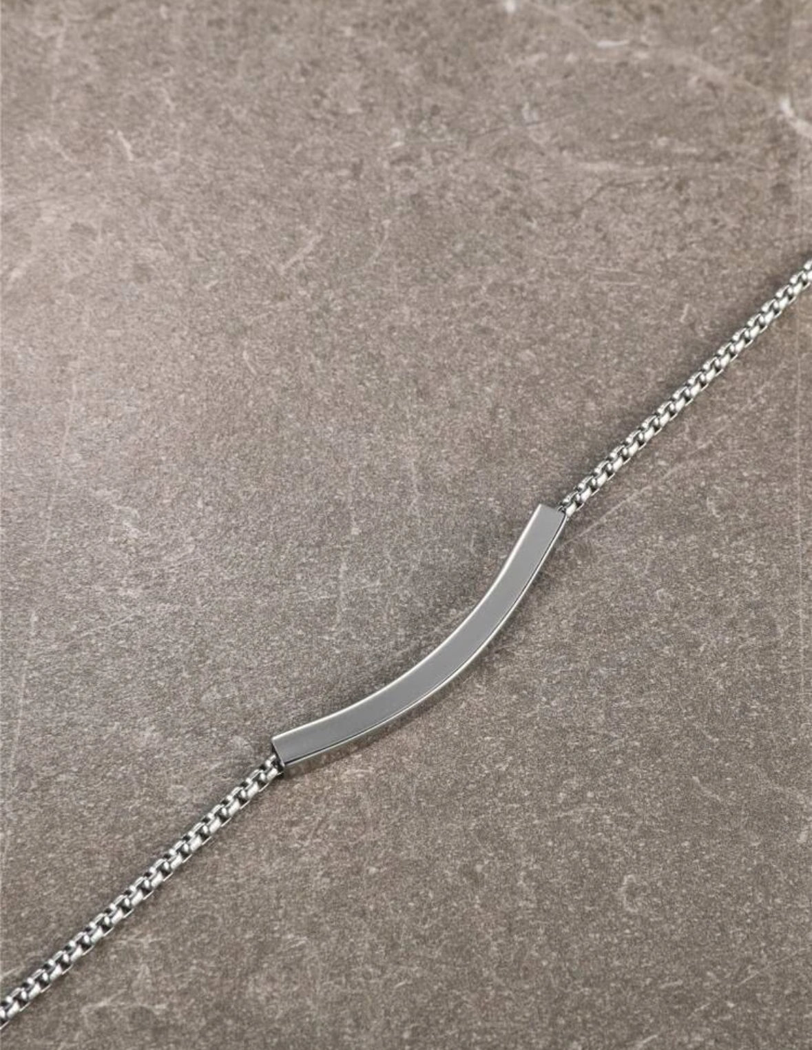 Bracelet Élégance Minimaliste en Acier Inoxydable