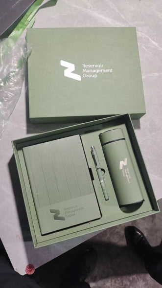 Coffret Cadeau de Luxe Personnalisé – Carnet A5, Stylo & Thermos