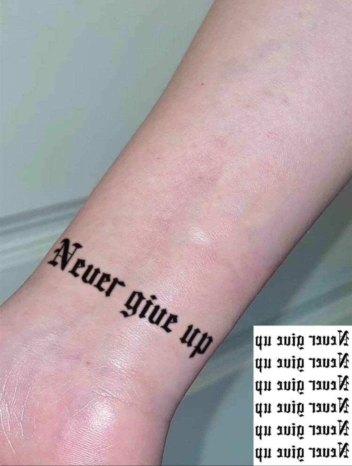 Tatouage Éphémère « Never Give Up » – Style Gothique