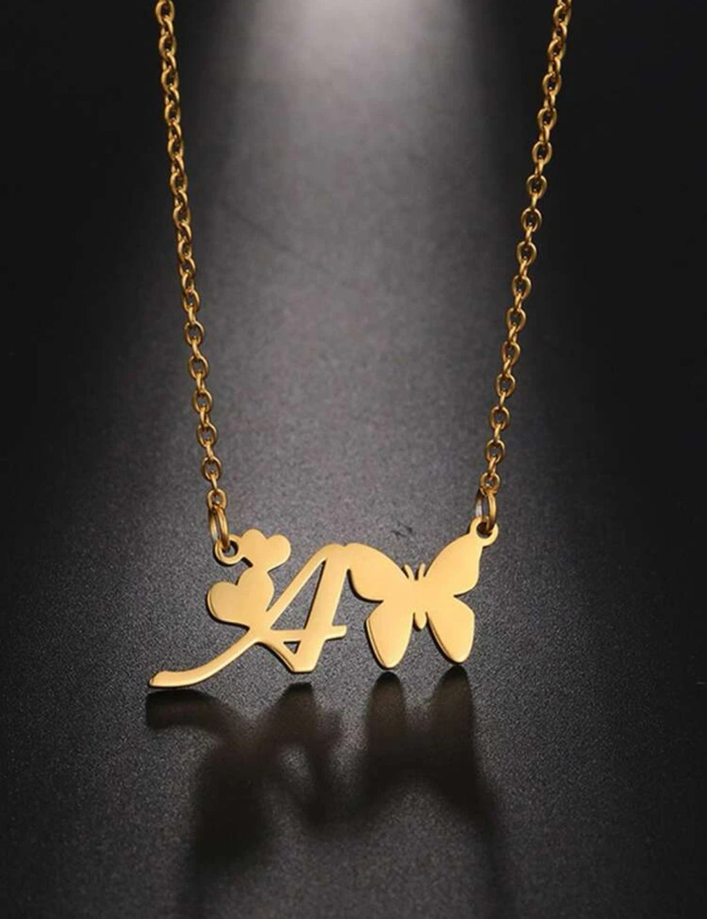 Collier Pendentif Papillon avec Lettre