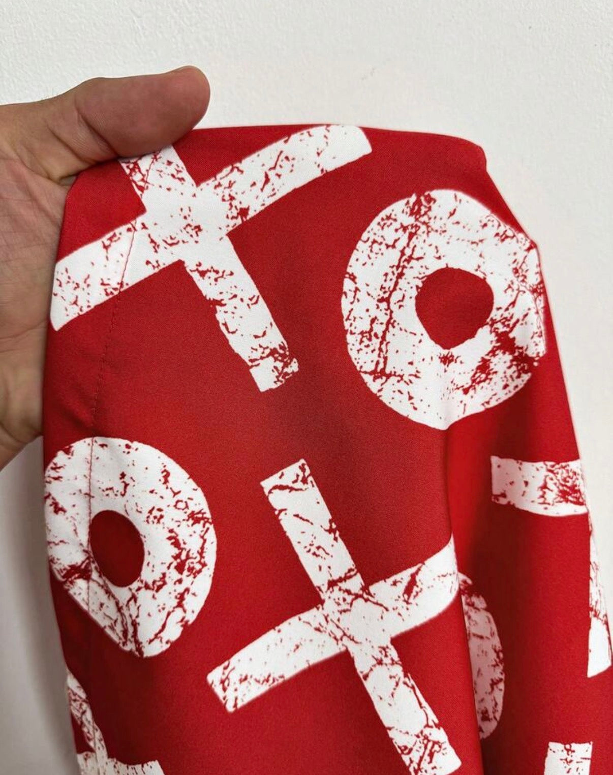 Ensemble "XOXO" Rouge Passion – Coupe Halter & Imprimé Graphique