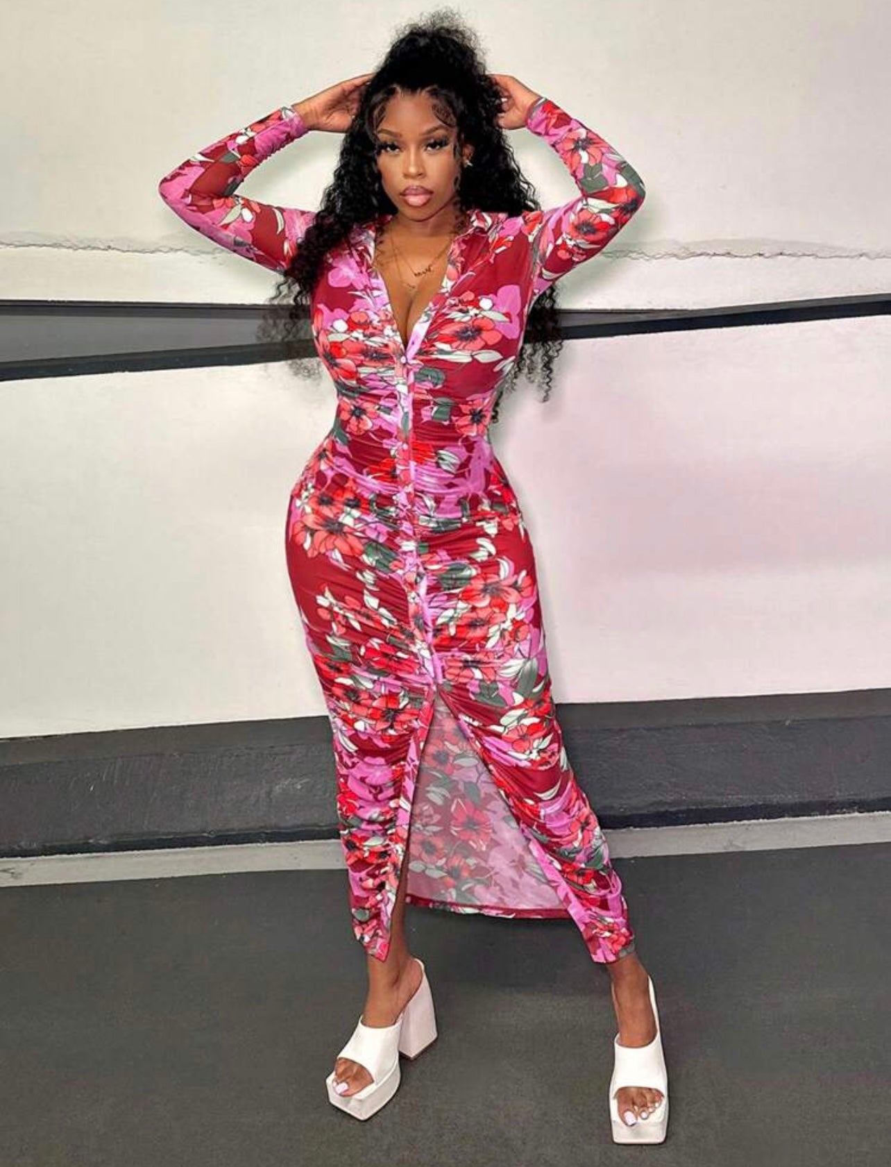 Robe Moulante Froncée À Imprimé Fleuri