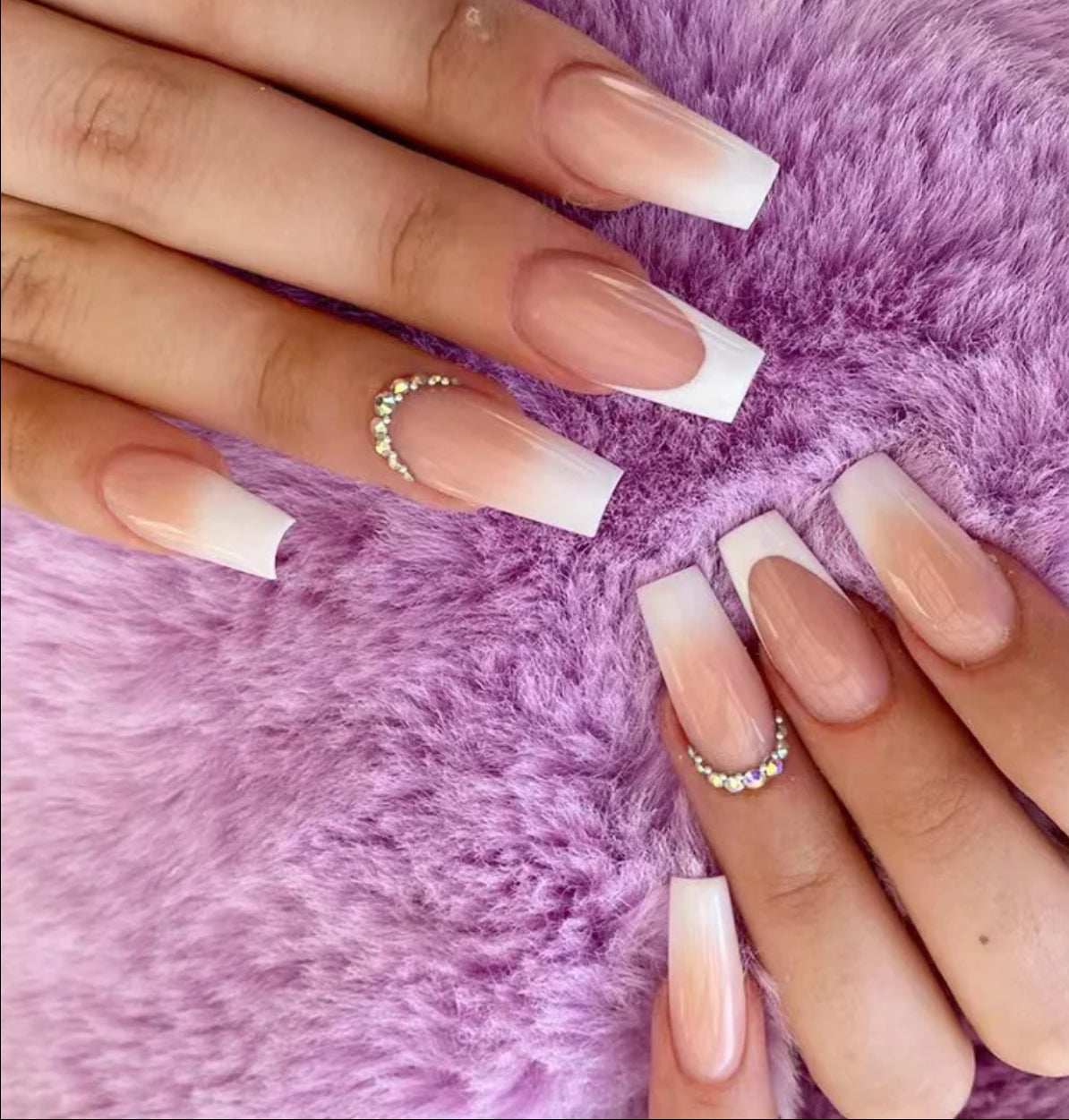 Faux-ongles dégradé nude