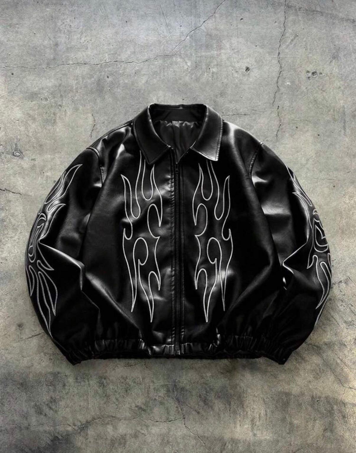 Veste "Ignition" en Simili-Cuir Noir – Broderies Flammes Gothiques