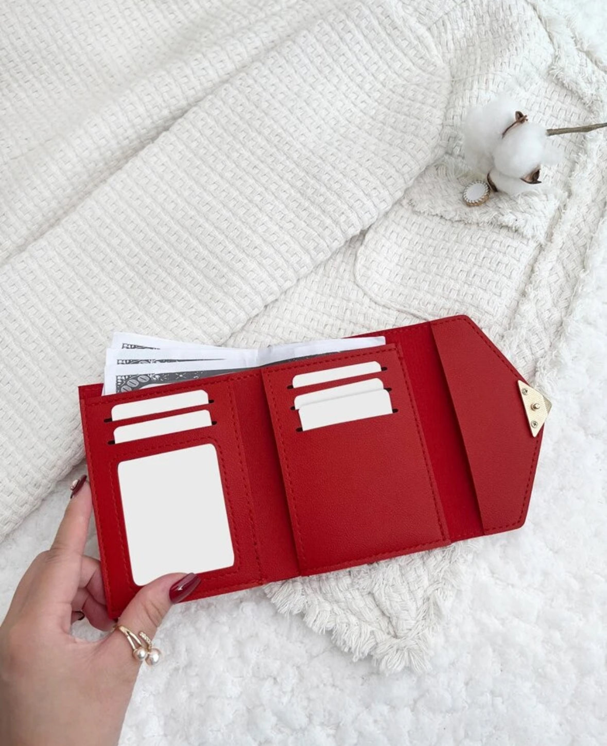 Portefeuille Élégant Cœur Rouge – Chic & Fonctionnel