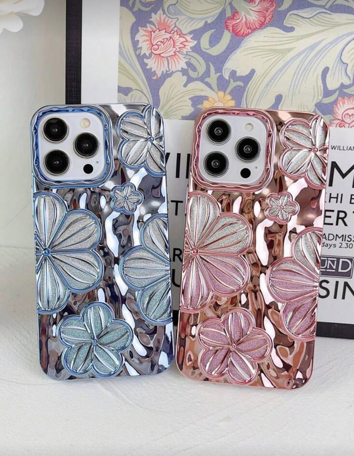 Coque iPhone "Floral Chrome" – Design 3D Luxueux & Reflets Métallisés