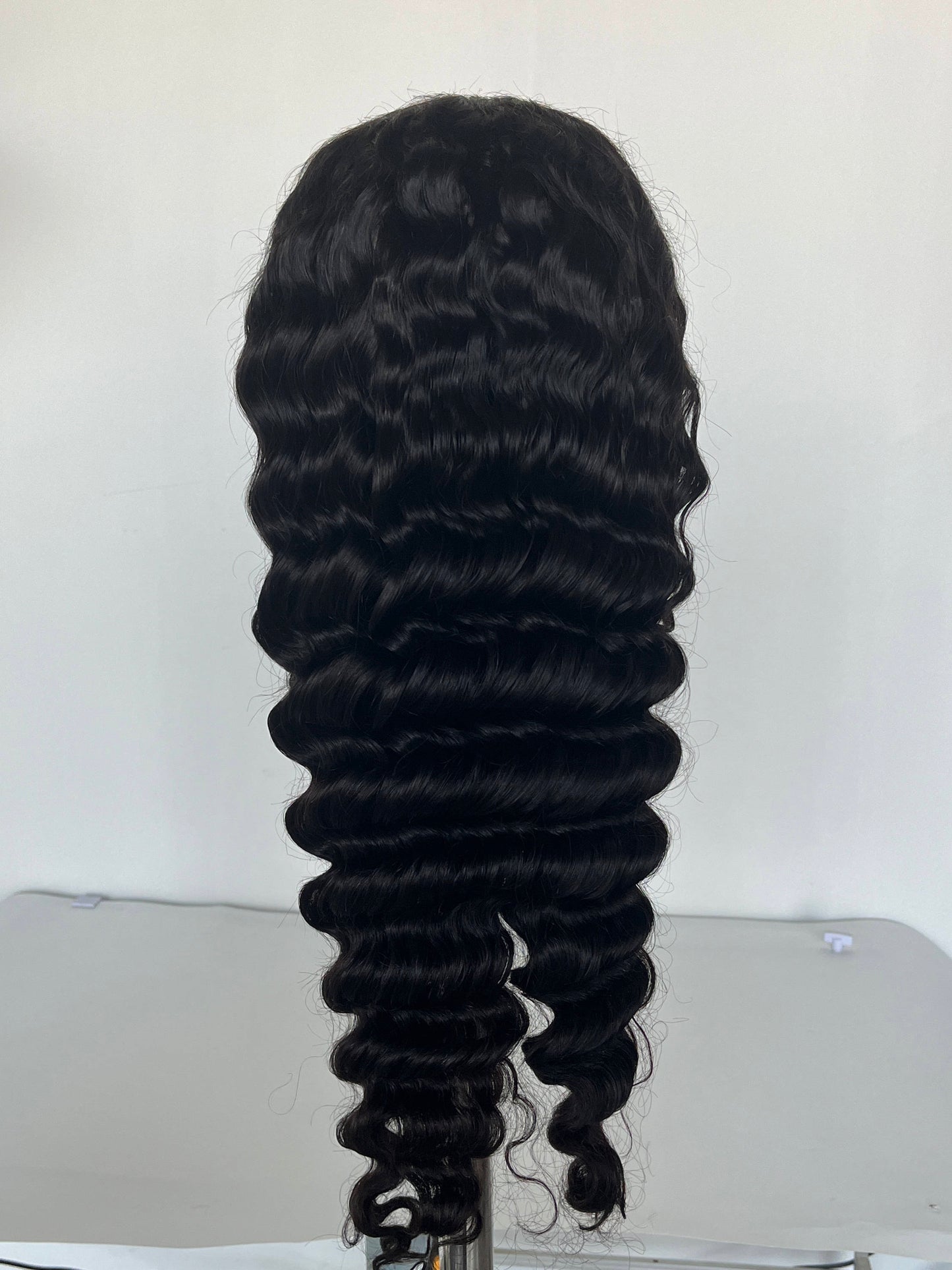 Perruque cheveux humains deep wave / wig 200% 13*4 lace transparente ( frontale)