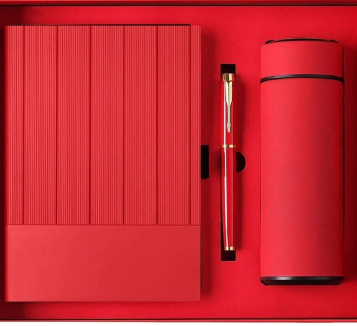 Coffret Cadeau de Luxe Personnalisé – Carnet A5, Stylo & Thermos