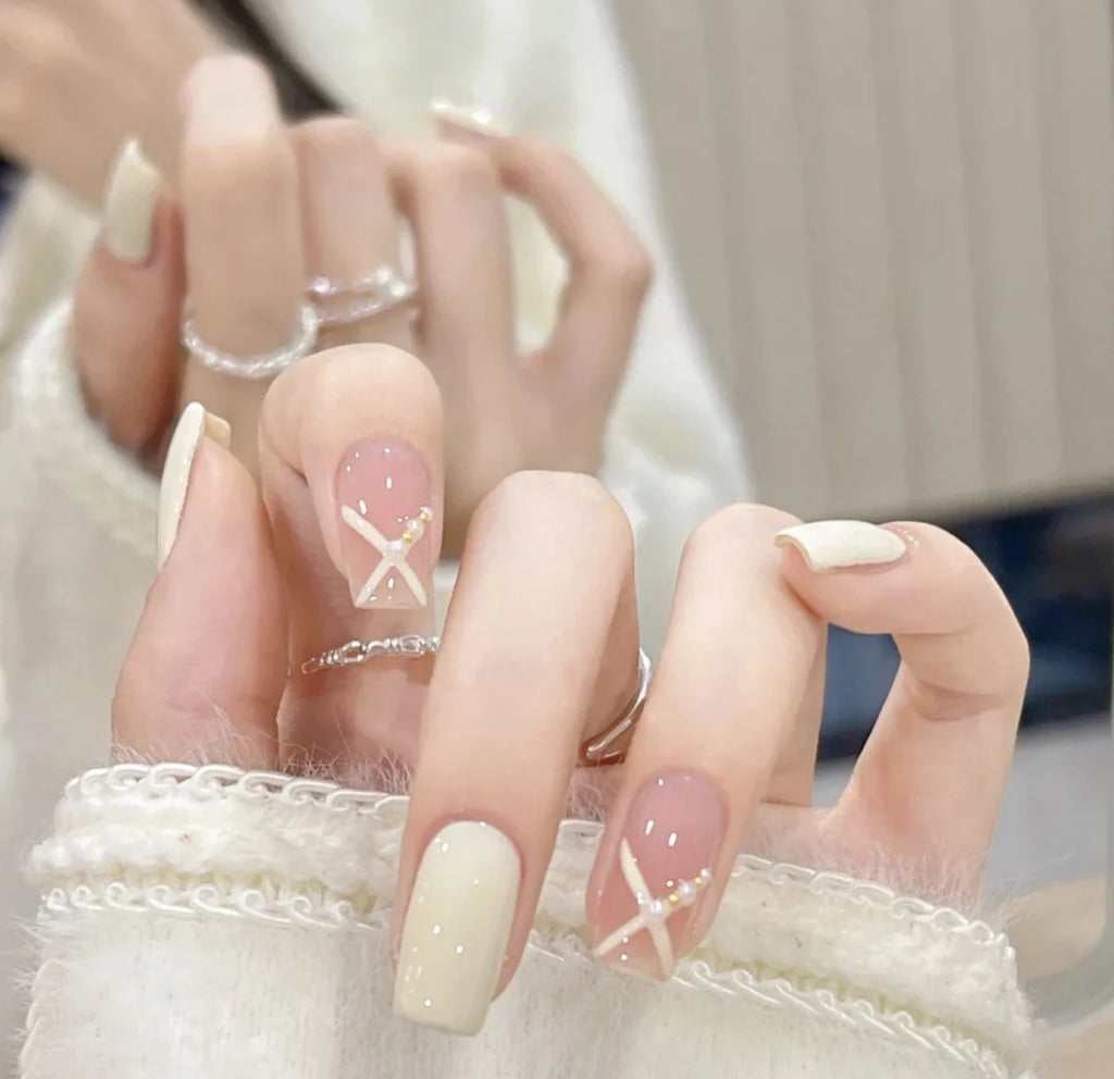 24 Faux Ongles Blanc Nude