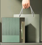 Coffret Cadeau de Luxe Personnalisé – Carnet A5, Stylo & Thermos