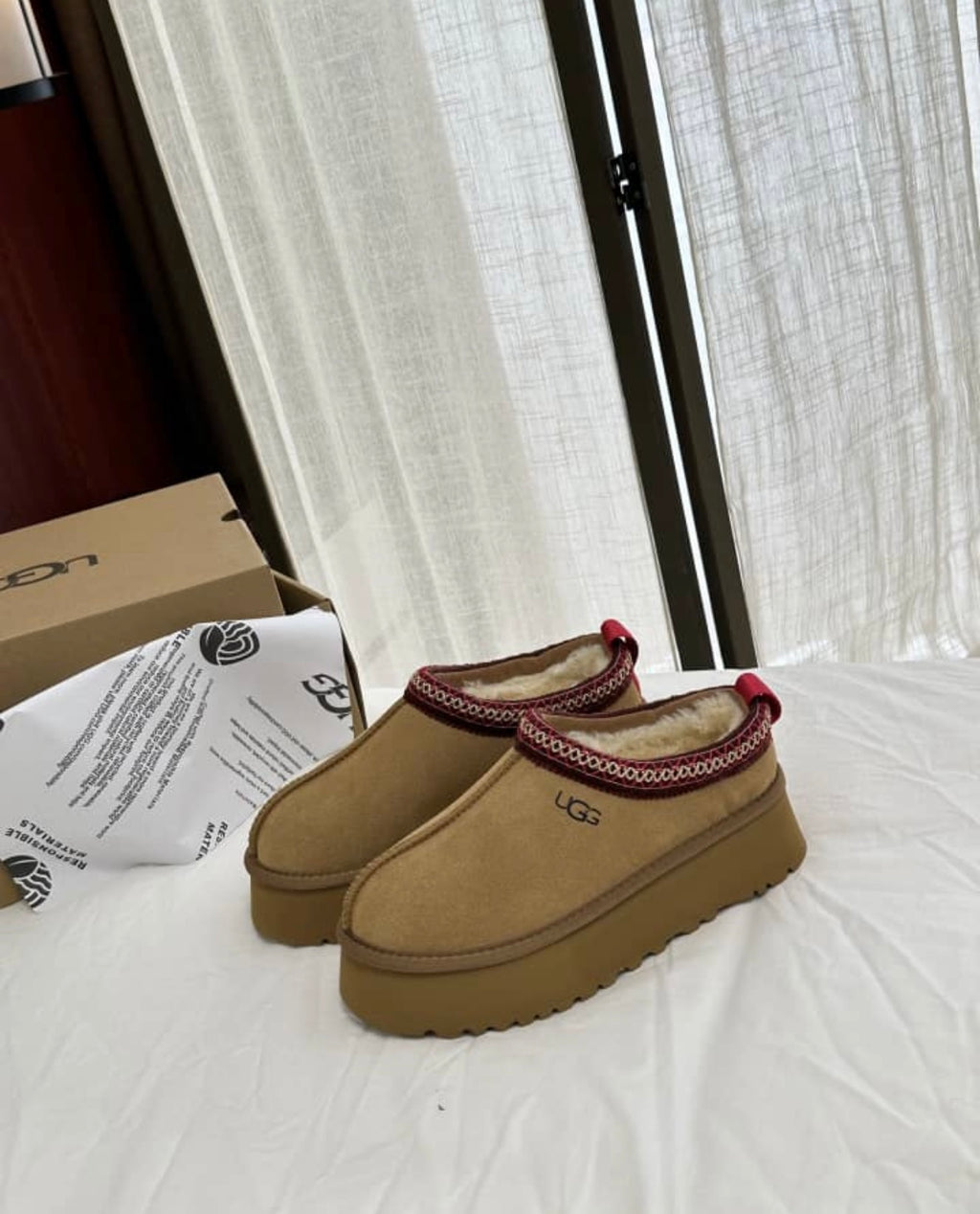 UGG Tazz II – Chaussons à Plateforme