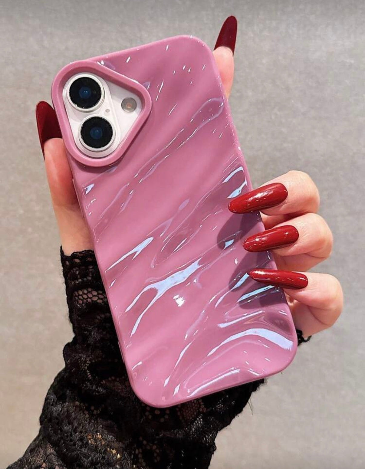 Coque iPhone "Wavy Gloss" Rose Vieux – Effet Ondulé Miroir