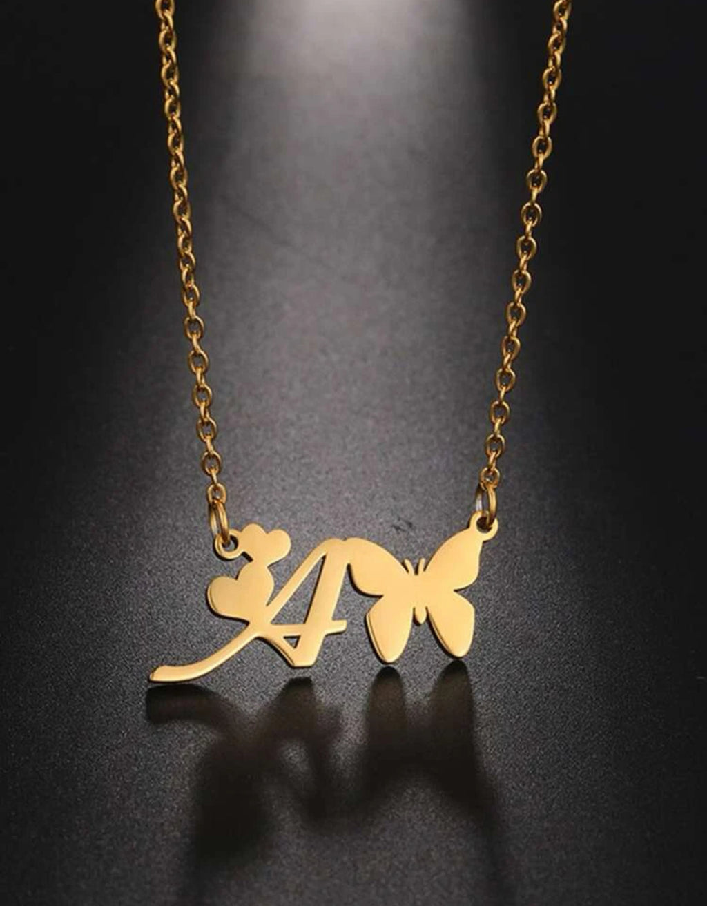 Collier Pendentif Papillon avec Lettre