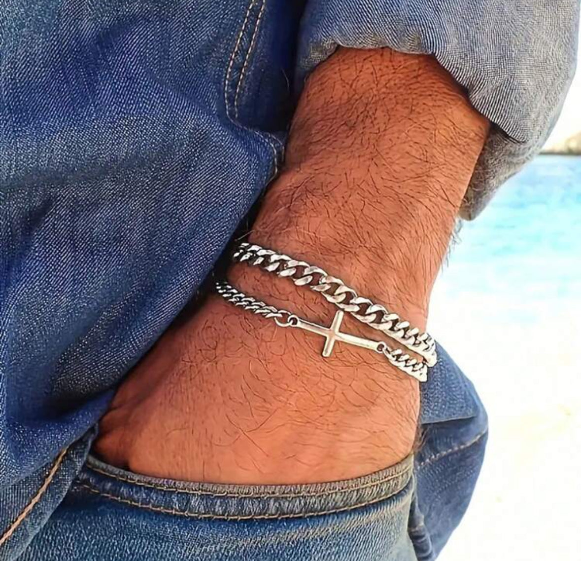 Bracelet en Acier Inoxydable avec Croix - Élégance et Style