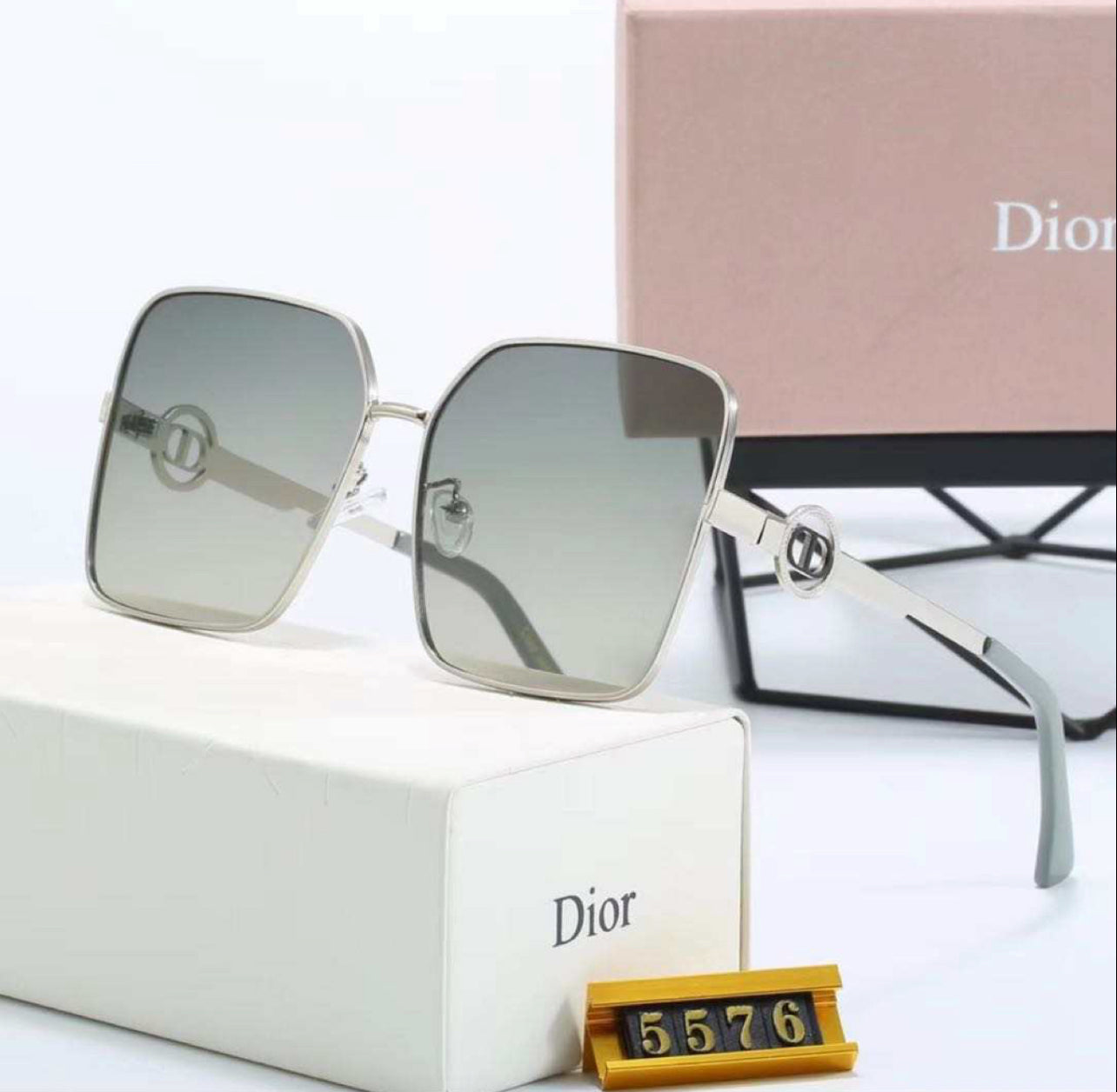 DIOR