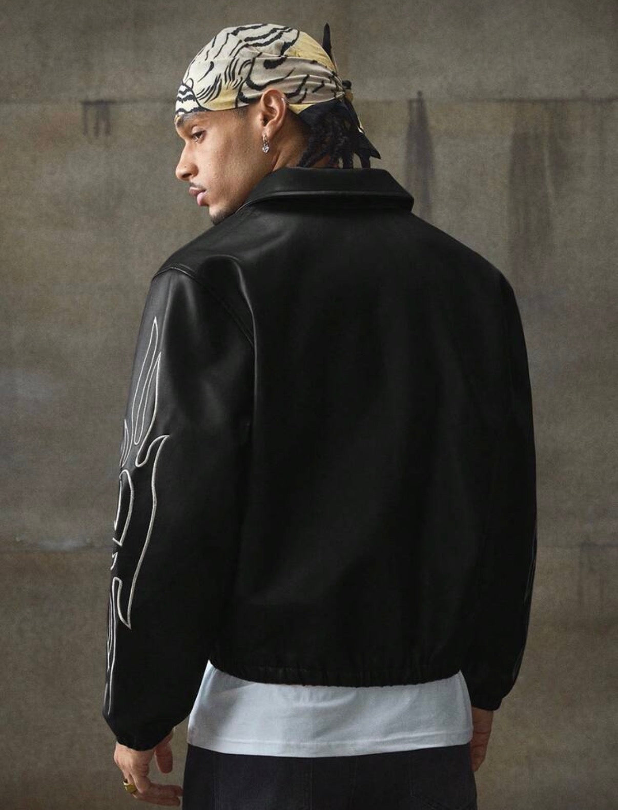 Veste "Ignition" en Simili-Cuir Noir – Broderies Flammes Gothiques