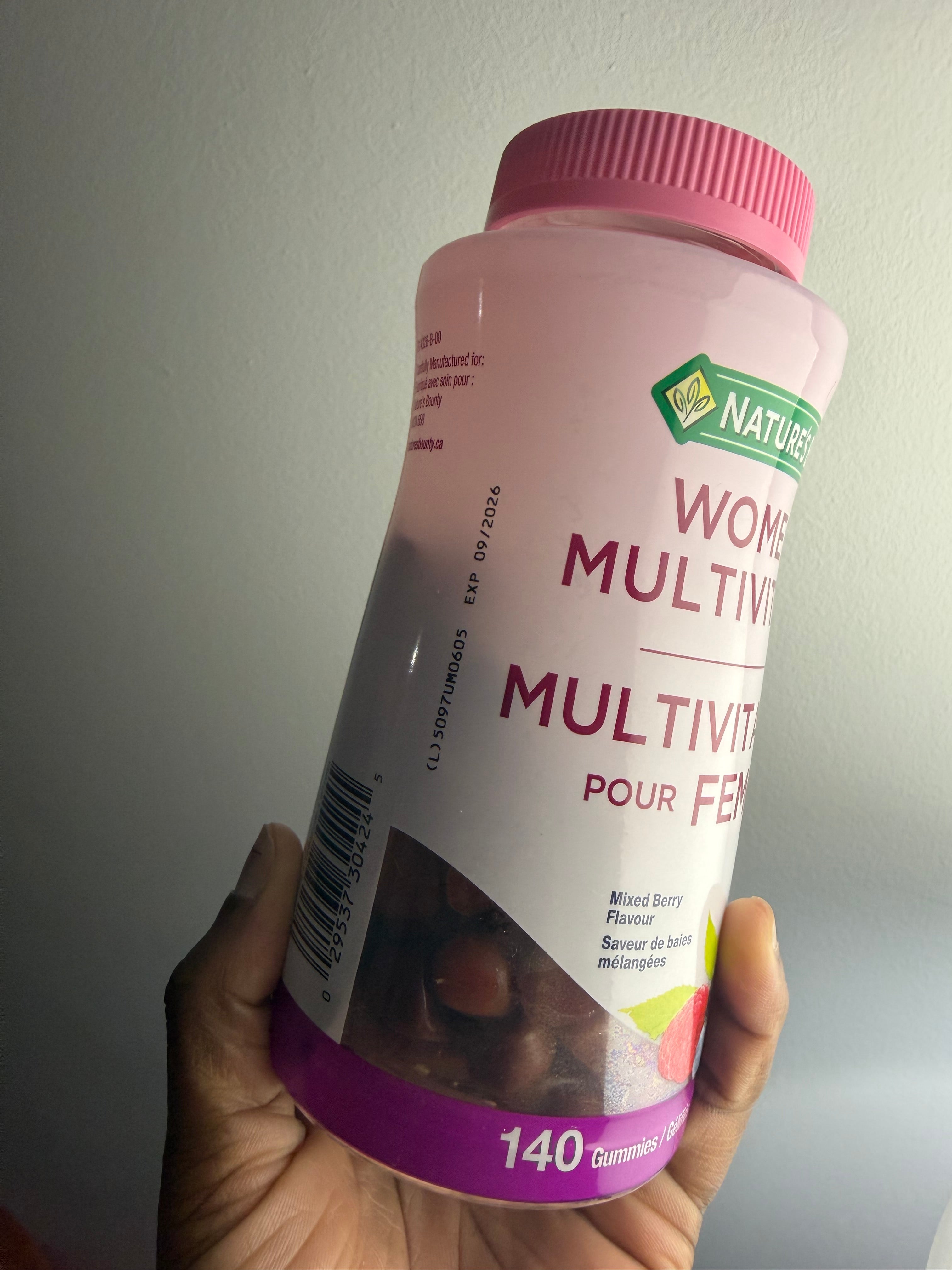 Multivitamines pour Femmes Nature's Bounty – Saveur Baies Mélangées (140 Gélifiés)