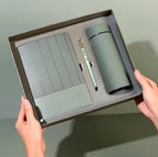 Coffret Cadeau de Luxe Personnalisé – Carnet A5, Stylo & Thermos