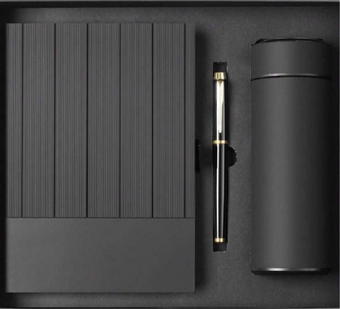 Coffret Cadeau de Luxe Personnalisé – Carnet A5, Stylo & Thermos