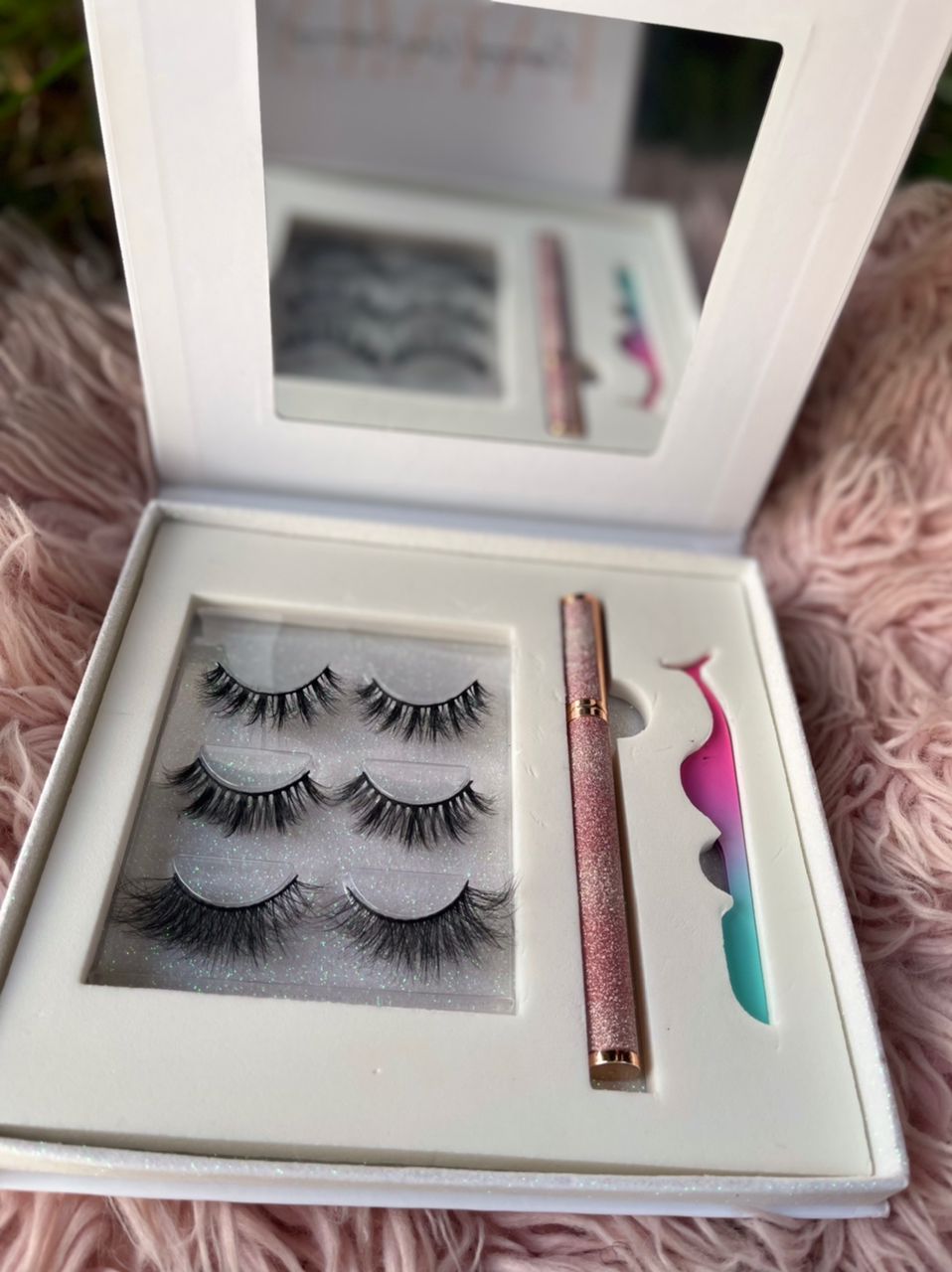 Coffret Faux Cils avec Eyeliner, Pince et Miroir
