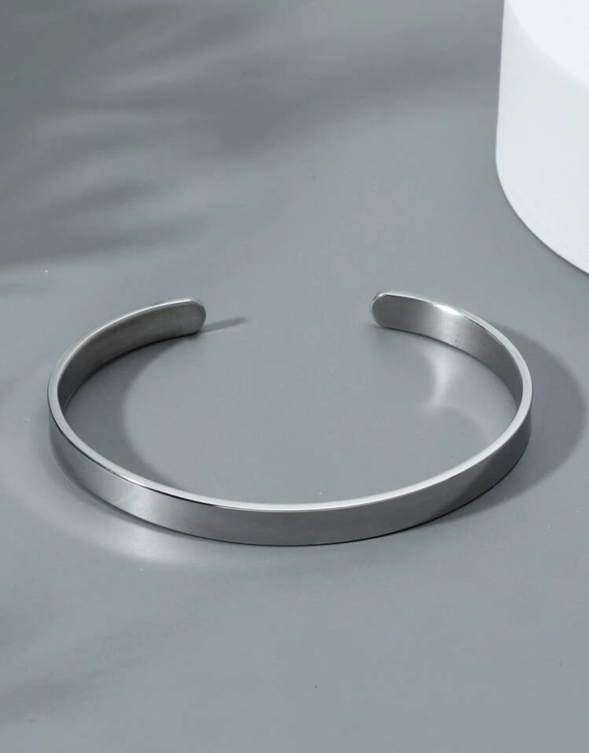 Bracelet Manchette Minimaliste en Acier Inoxydable