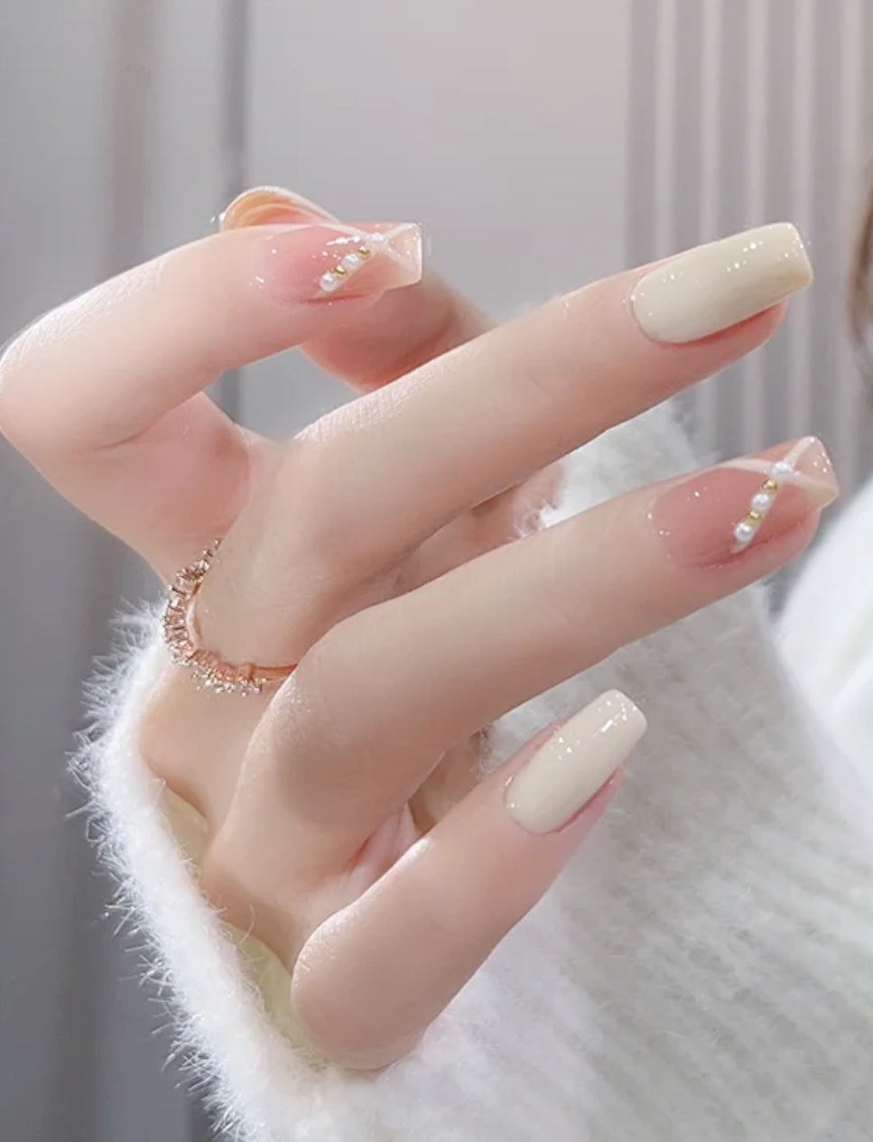 24 pièces Faux-ongles blancs nudes