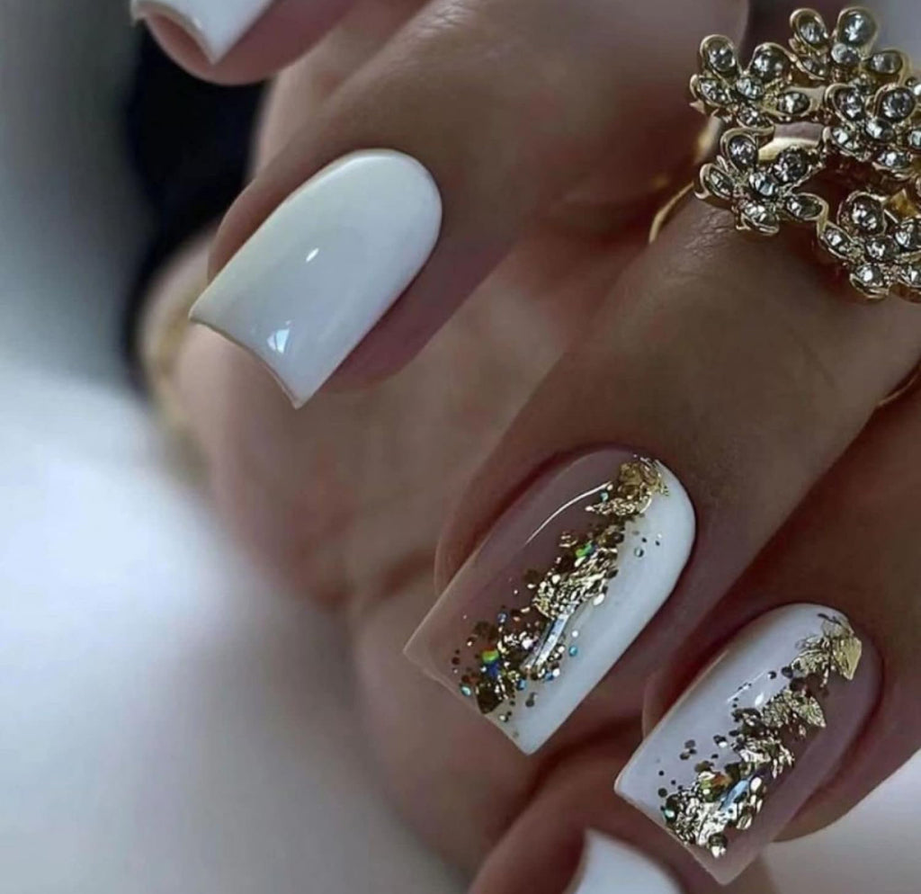 Faux Ongles Blancs Légers