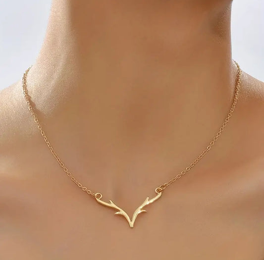 Envolée Chic: Collier Ailes d'Or