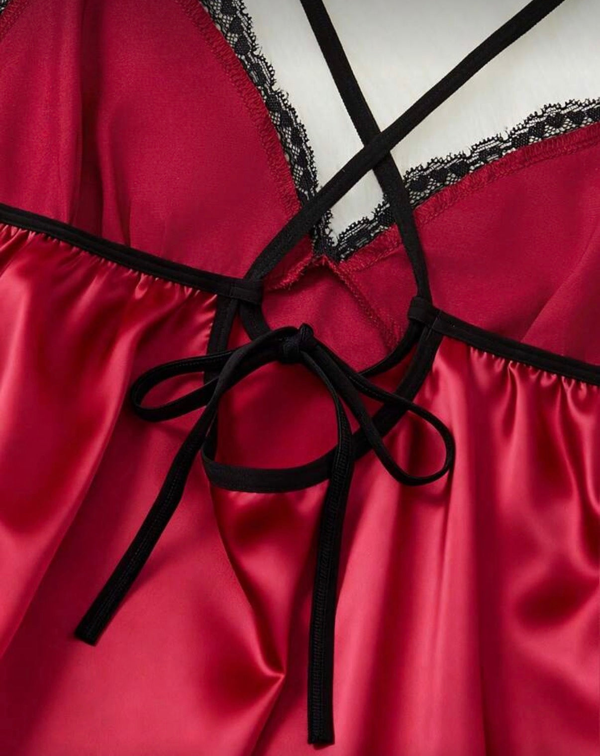 Nuisette de Nuit en Satin Soyeux avec Dentelle Florale