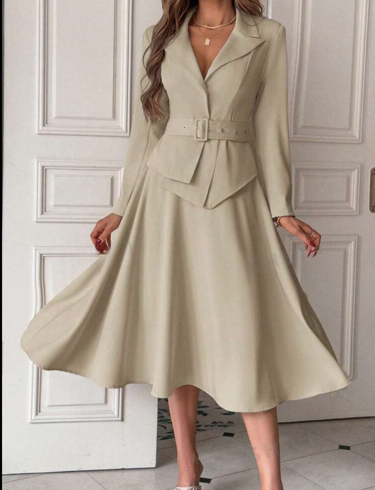 Ensemble manteau et jupe avec ceinture à revers pointu pour femme