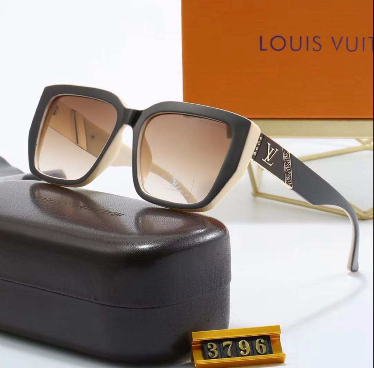 Lunettes de Soleil – Élégance Oversized et Luxe Intemporel