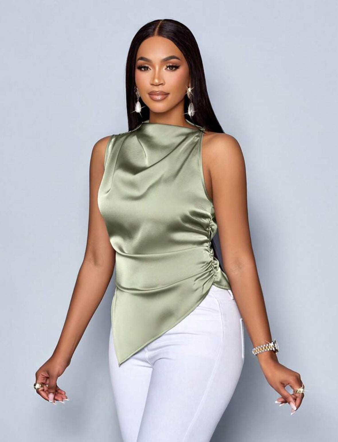 Top en satin asymétrique à col drapé - Élégance Moderne