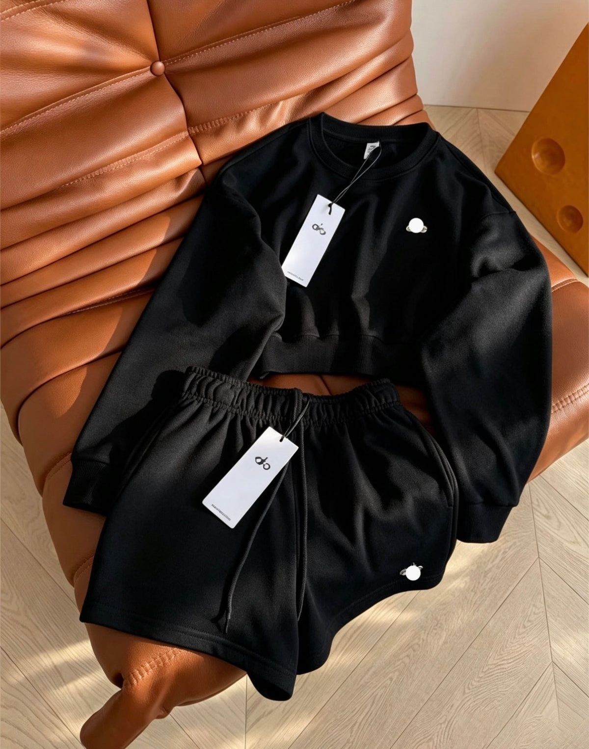 Ensemble Loungewear Alo Accolade – Sweat Court et Short Molleton