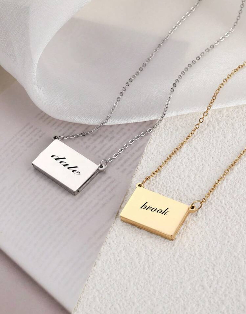 Personalized Photo Locket Necklace with Engraved Name