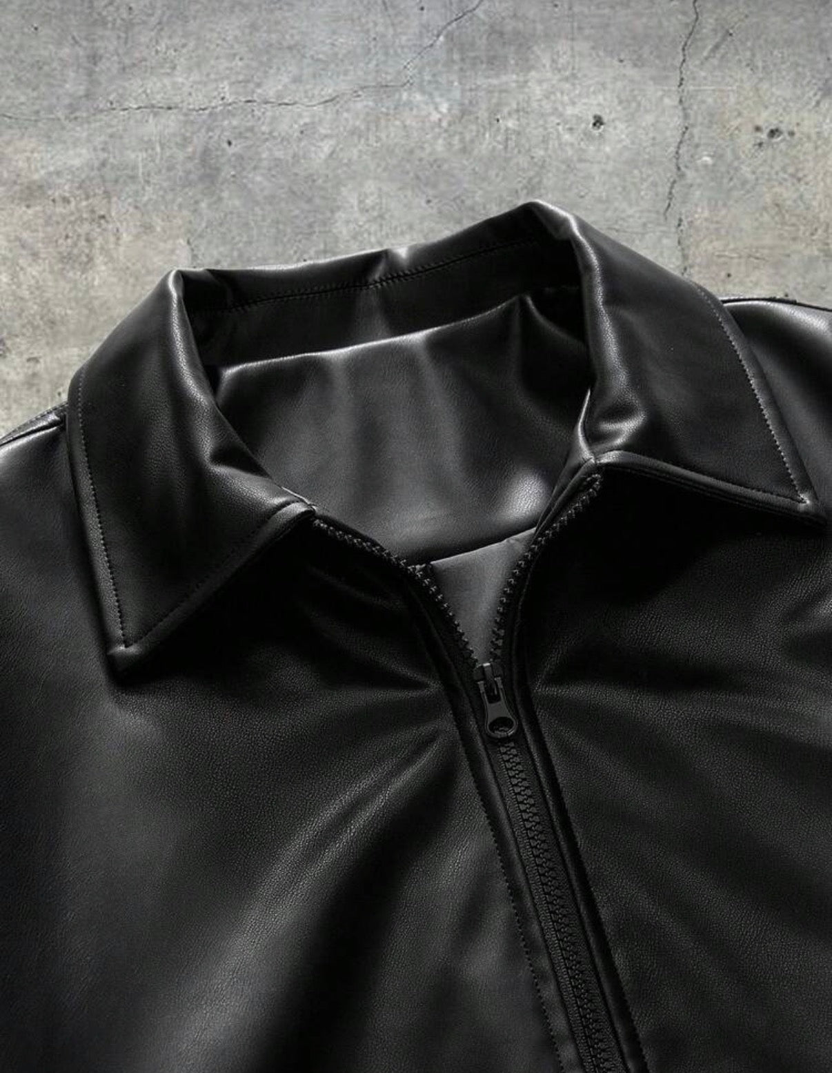 Veste Harrington Oversize en Cuir Vegan – Noir Mat