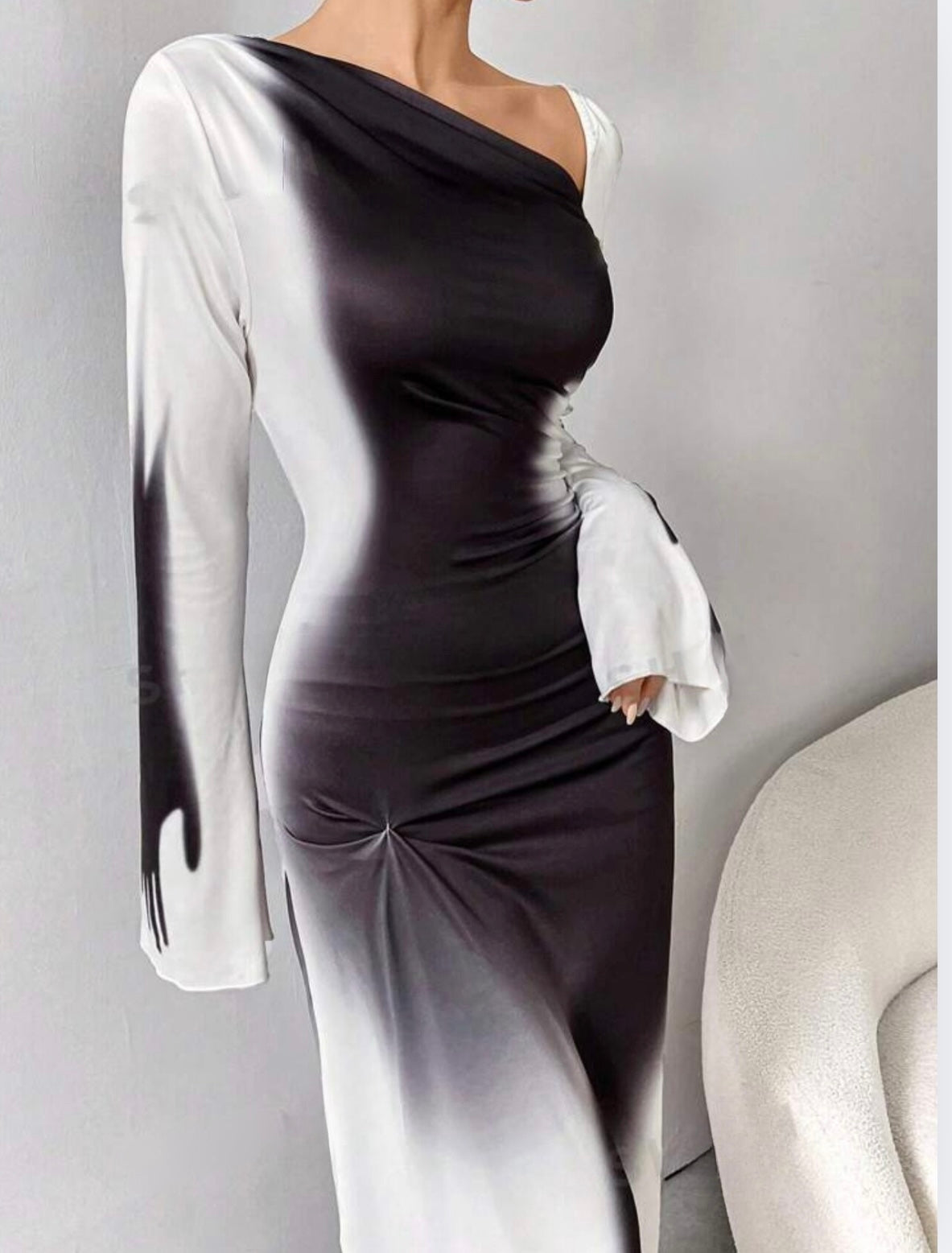 Robe Longue Dégradée Noir et Blanc Élégante