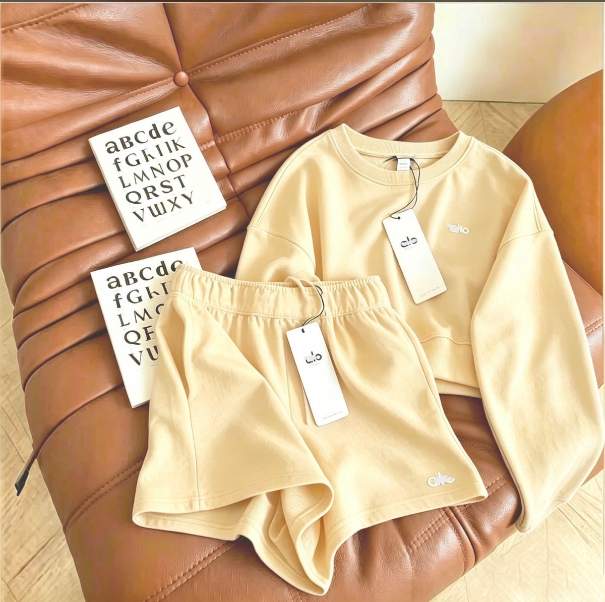 Ensemble Loungewear Alo Accolade – Sweat Court et Short Molleton