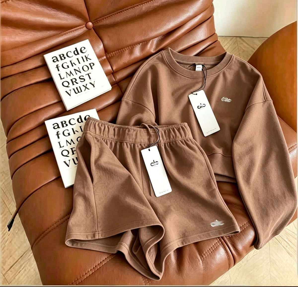 Ensemble Loungewear Alo Accolade – Sweat Court et Short Molleton