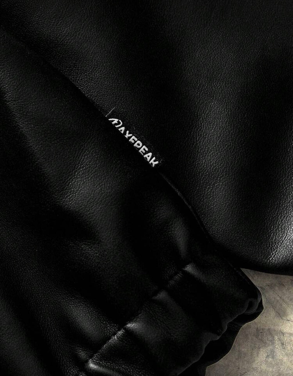 Veste "Ignition" en Simili-Cuir Noir – Broderies Flammes Gothiques