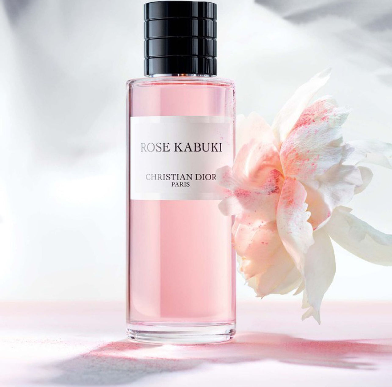 ROSE KABUKI
Unisex Eau de Parfum - Floral Notes