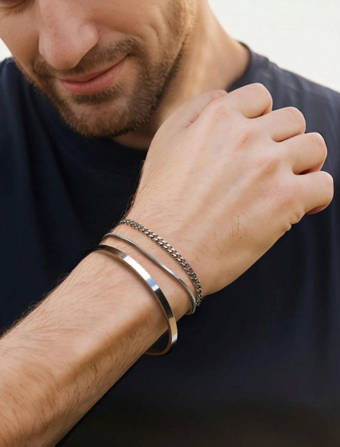 Élégance Dorée – Ensemble de Bracelets Minimalistes